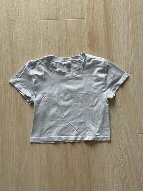 Aritzia Seamless Classic White Crop Tee